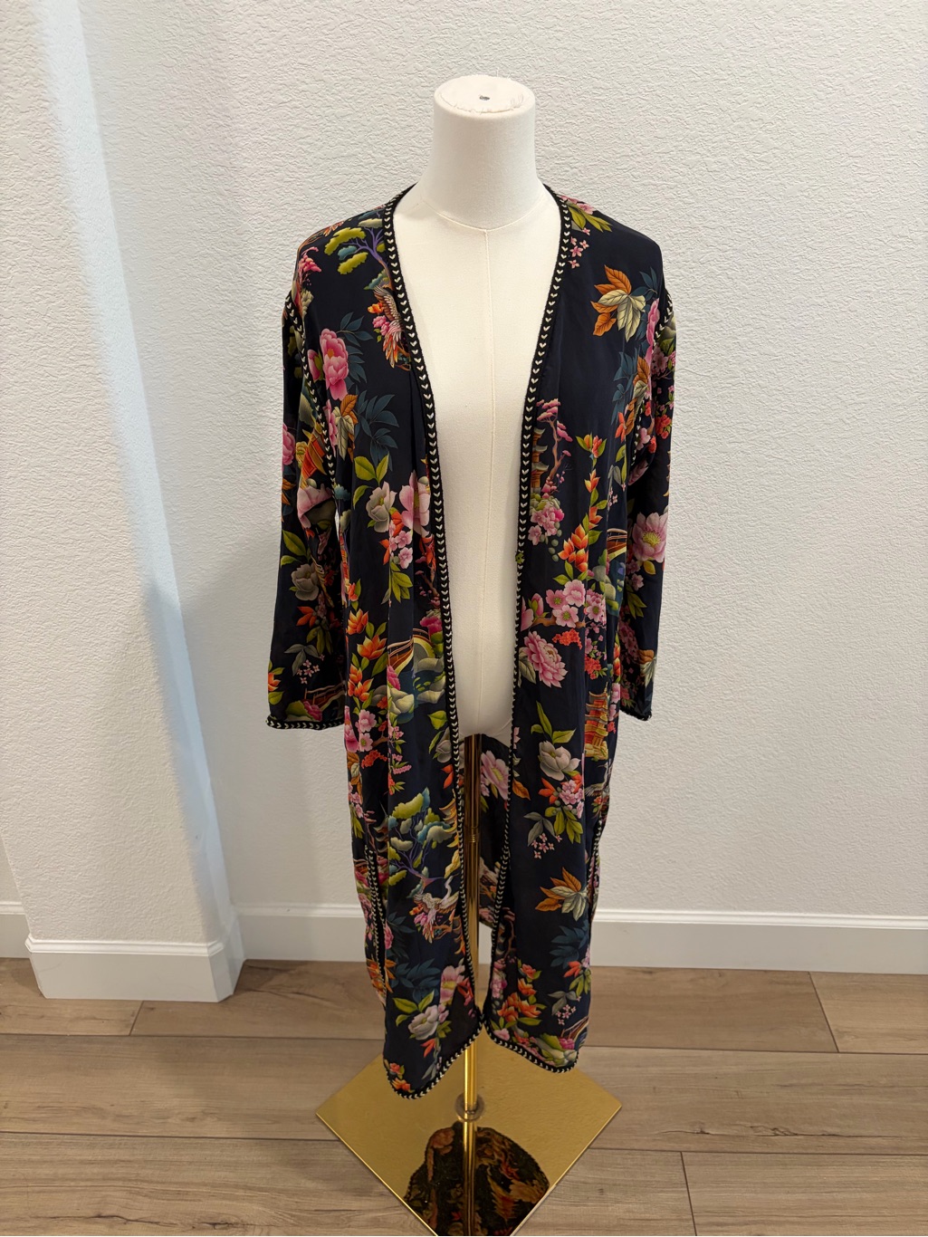 Johnny Was Black Floral Long 100 % Silk Kimono Size Xs